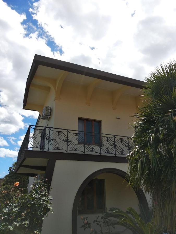 Villa Anna Капотера Екстериор снимка