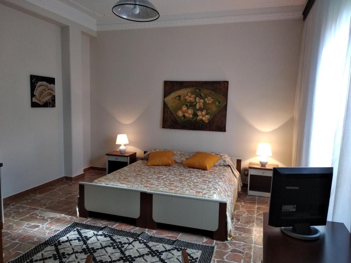 Villa Anna Капотера Екстериор снимка